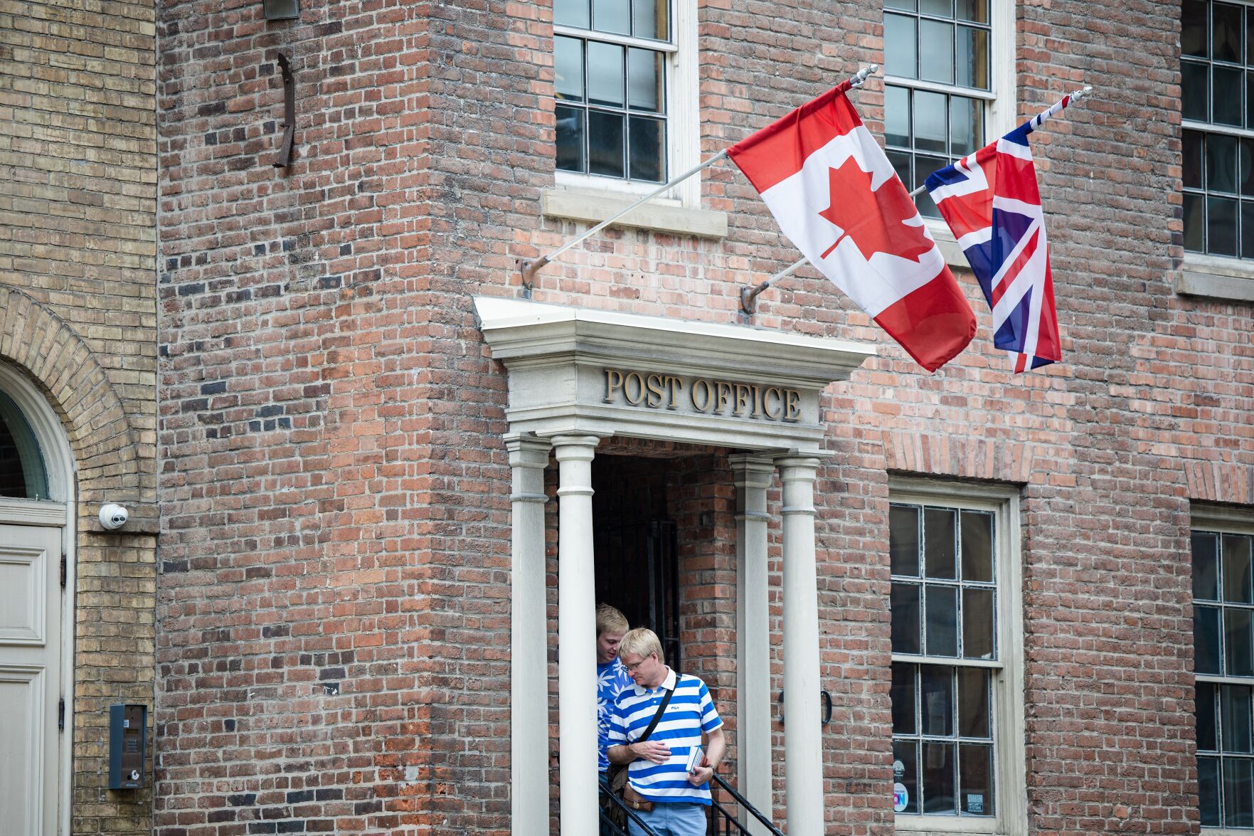 POST-OFFICE-WALKING-TORONTO.JPG